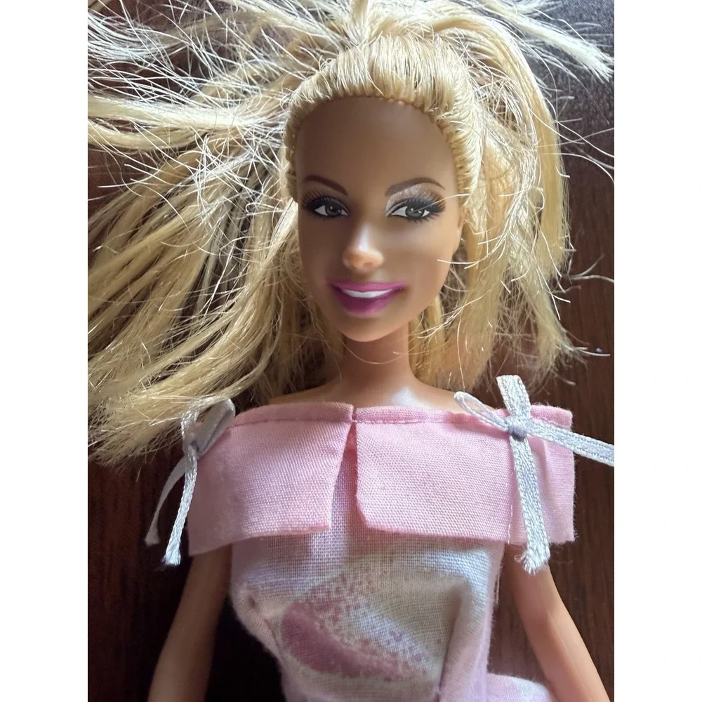 2009 Mattel Barbie Doll Blonde Hair Light Tan Pink Dress